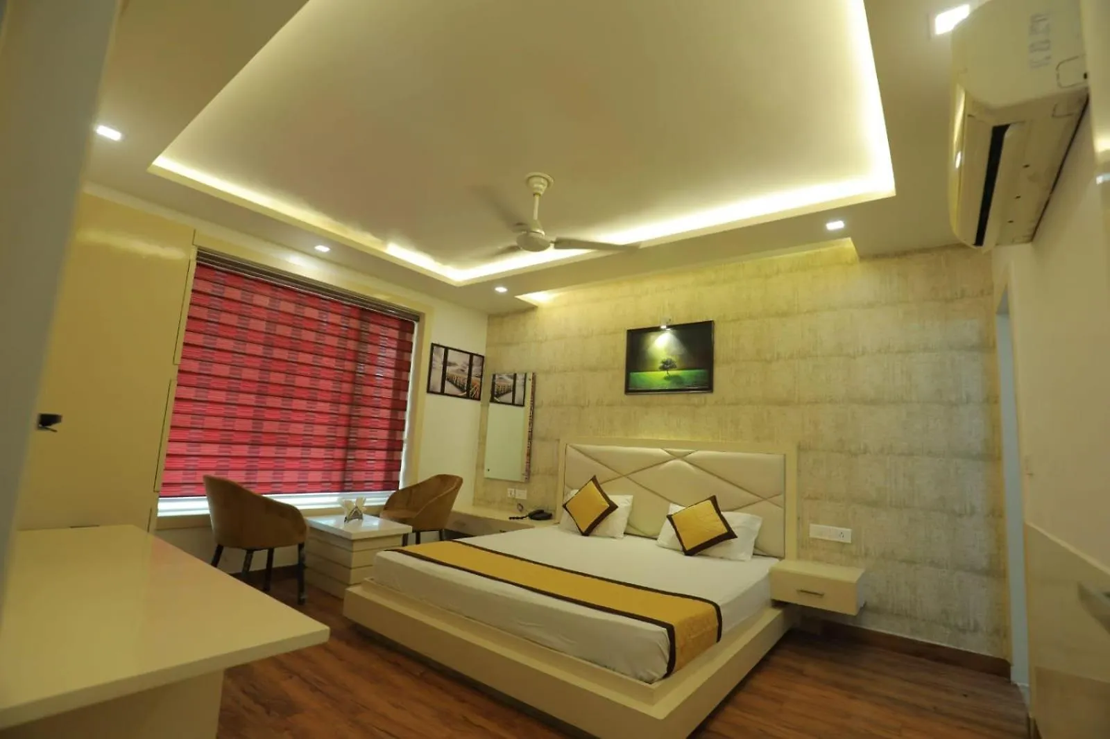 Hotel Sahibs Red Carpet - Family & Corporate Hotel Agra