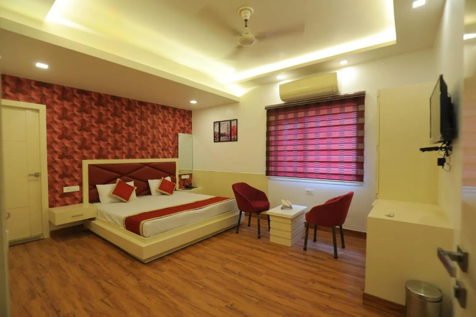 Hotel Sahibs Red Carpet - Family & Corporate Hotel Agra