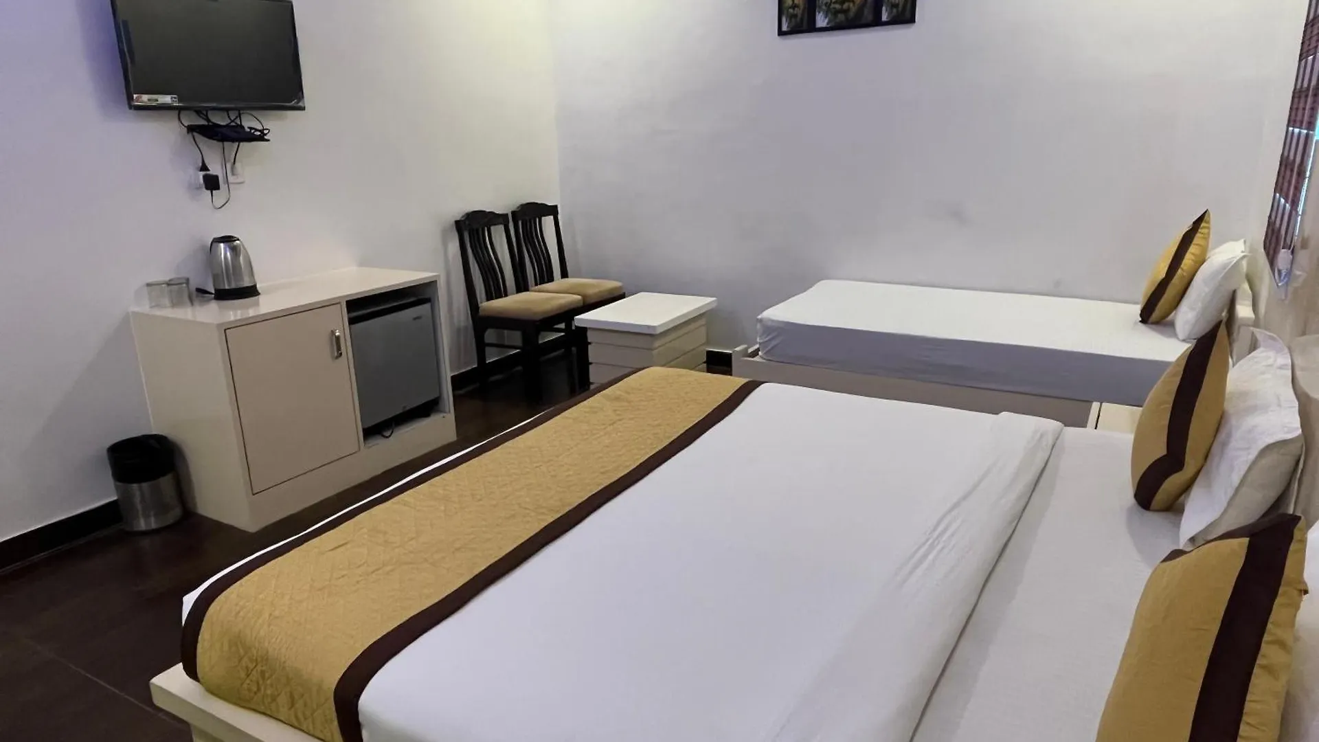 Hotel Sahibs Red Carpet - Family & Corporate Hotel Agra  3*, Agra (Uttar Pradesh) India